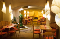 prague-maitrea-vegetarian-restaurant-interior